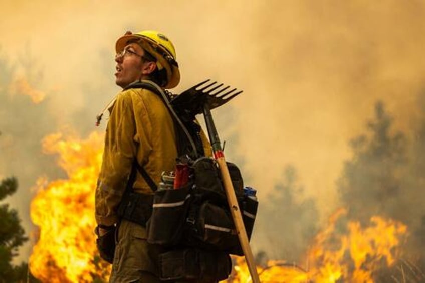 raging california wildfire swells to 5th largest in state history