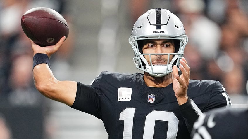 raiders bench jimmy garoppolo rookie aidan oconnell to take over starting qb duties