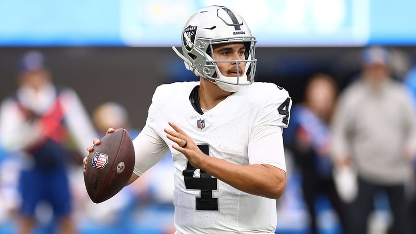 raiders bench jimmy garoppolo rookie aidan oconnell to take over starting qb duties