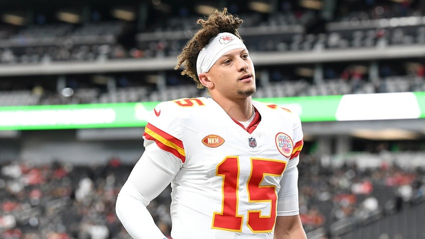 Mahomes against Raiders