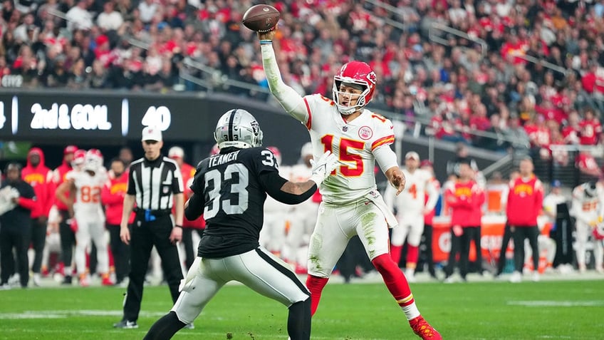 raiders roderic teamer arrested before crucial matchup vs chiefs