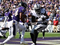 Raiders upset Ravens with 4th-quarter comeback on the road