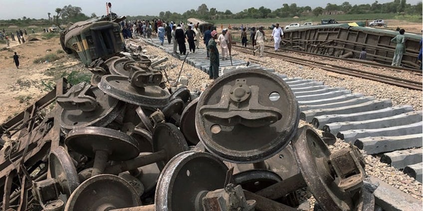 rail services in southern pakistan partially restored a day after 30 people were killed in derailment