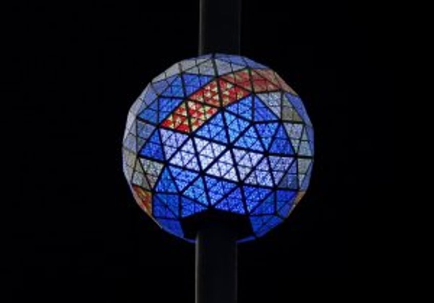 Rainy forecast could soak New Year's Eve party at Times Square