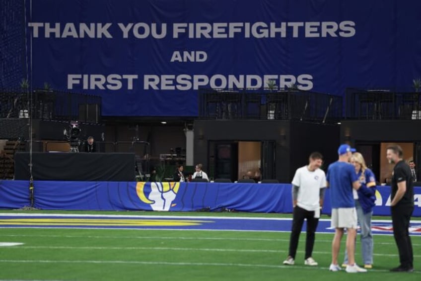 A Thank You to Los Angeles firefighters and first responders sign at the Los Angeles Rams'