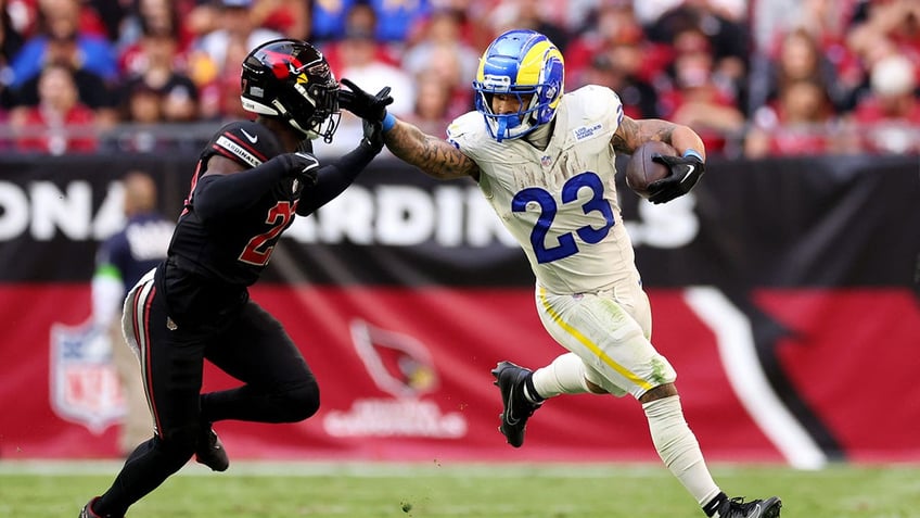 rams kyren williams explodes for over 200 yards in blowout win over cardinals