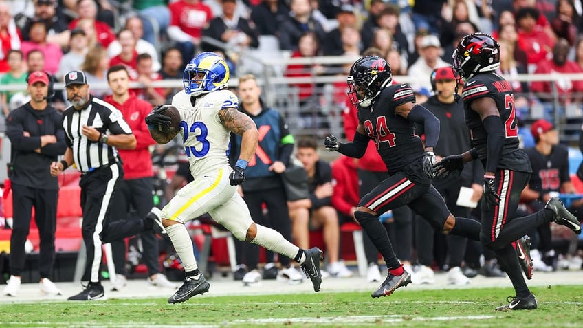 rams kyren williams explodes for over 200 yards in blowout win over cardinals