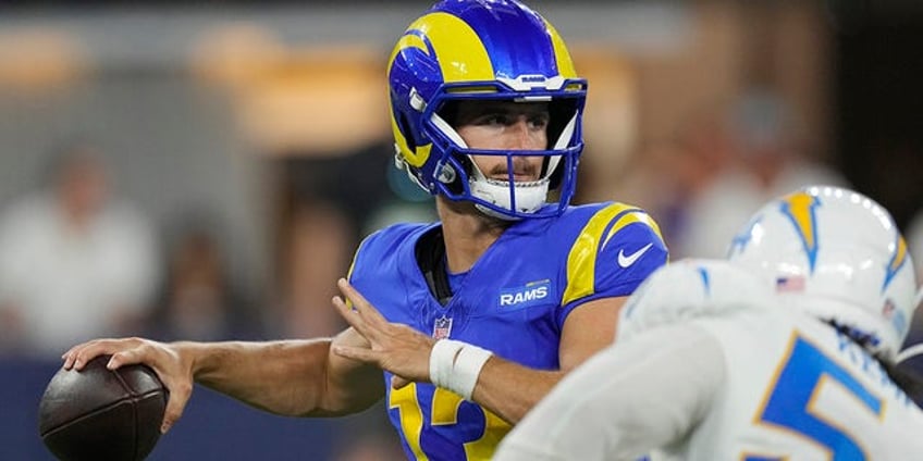 rams stetson bennett earns praise after preseason debut vs chargers