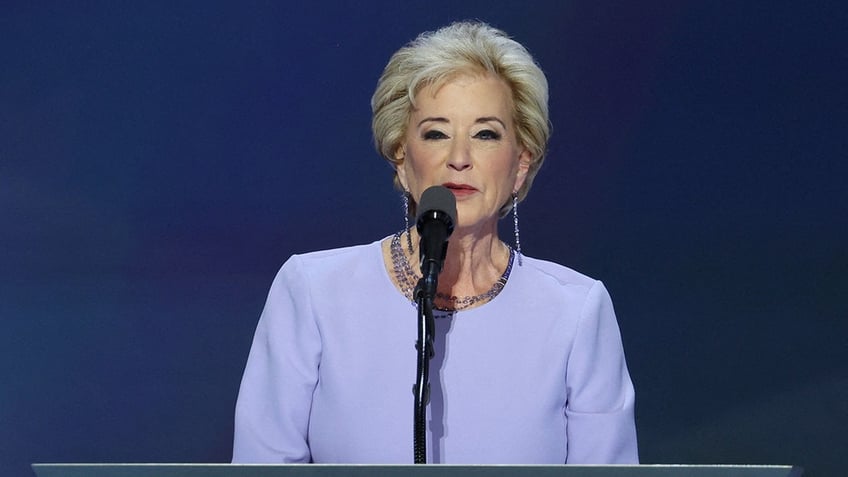 Trump Linda McMahon