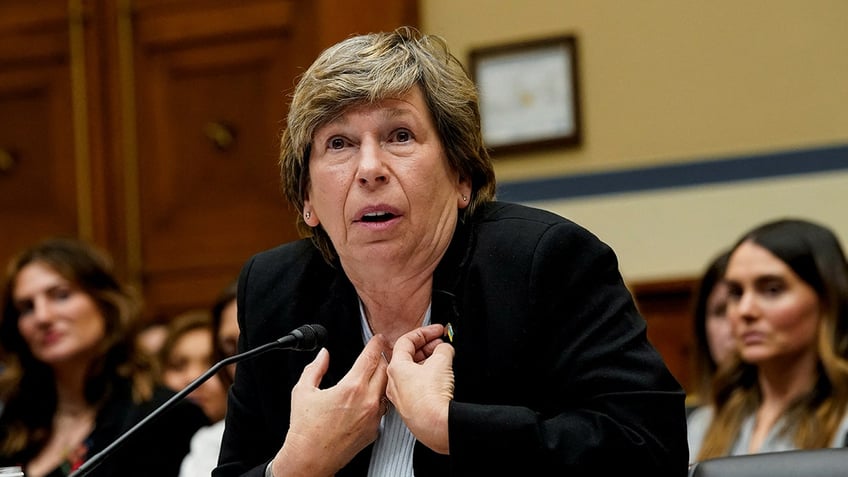 randi weingarten fact checked for asking where the women are at all male jewish prayer service