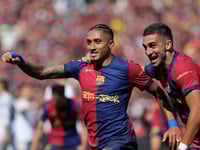 Raphinha extends Barca deal until 2028