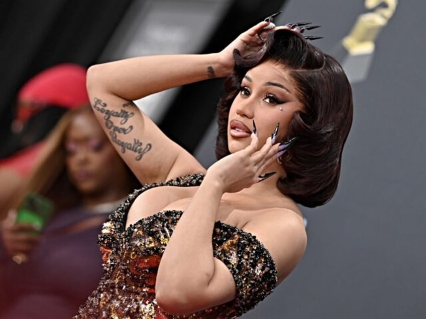 LOS ANGELES, CALIFORNIA - FEBRUARY 02: (FOR EDITORIAL USE ONLY) Cardi B attends the 67th G