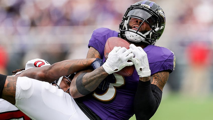 ravens dominate texans to get first win of season at home