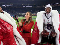 Ravens' Lamar Jackson, Derrick Henry refuse to eat Netflix football cake in awkward moment