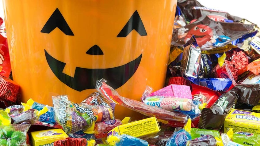 razor blades and poisoned candy a history of americans fearing halloween