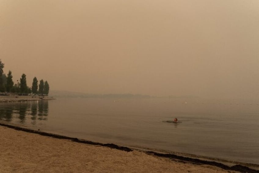 ready to run canadian town braces for wildfires