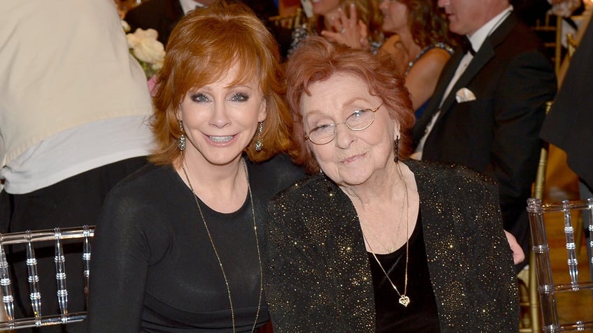 Reba McEntire and her mom hugging