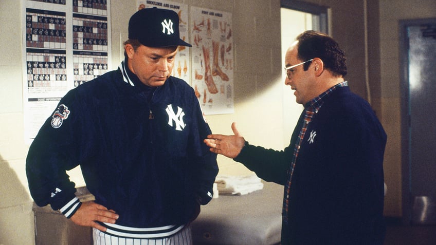 Jason Alexander and Buck Showalter in "Seinfeld" 