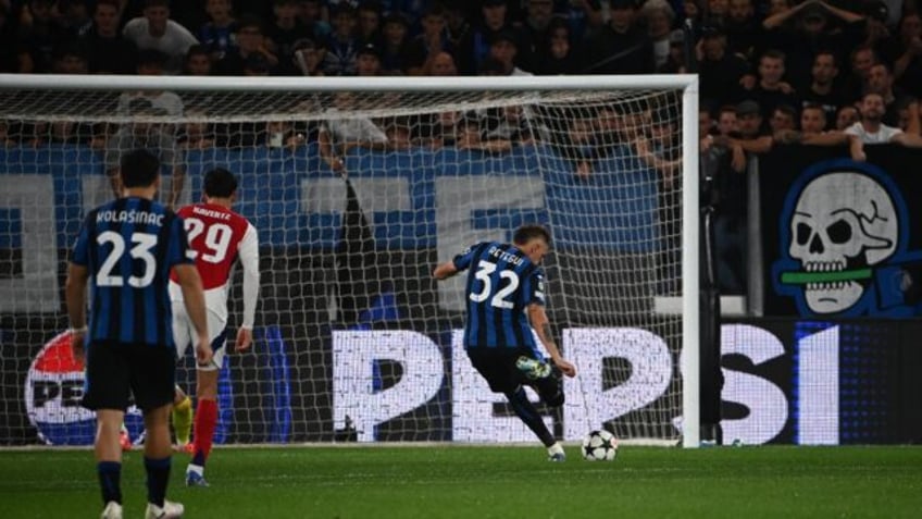 Mateo Retegui watched his penalty and rebound header saved by David Raya