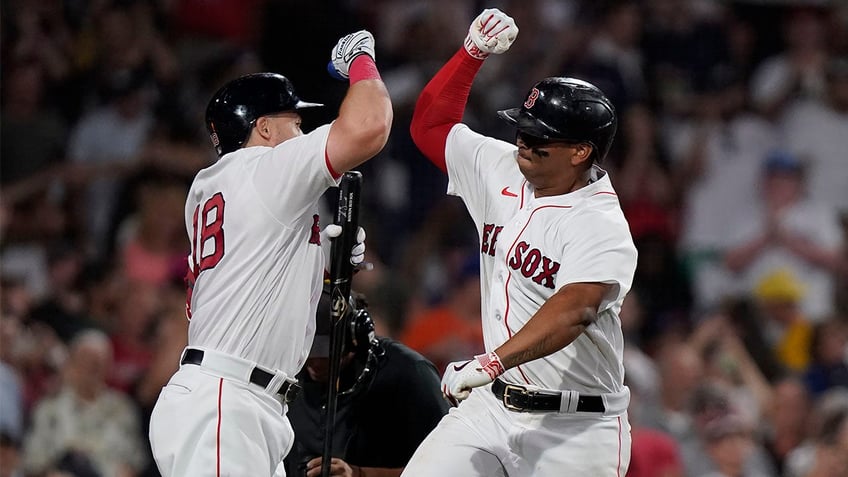 red sox secure series win over mets behind four run third inning