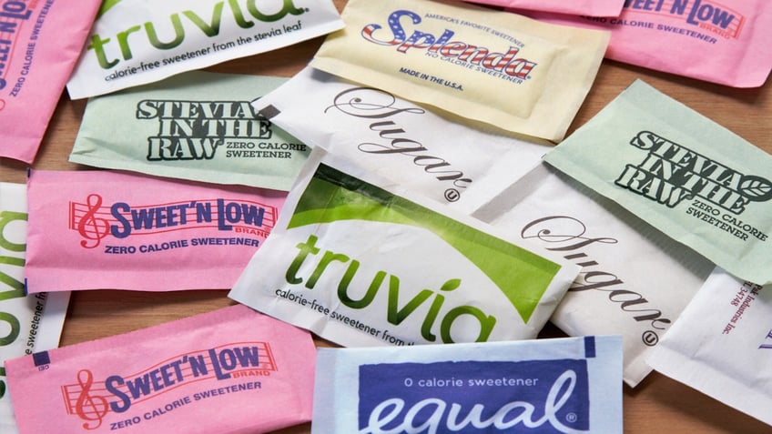 regular sugar vs artificial sweetener is one worse for you than another experts chime in