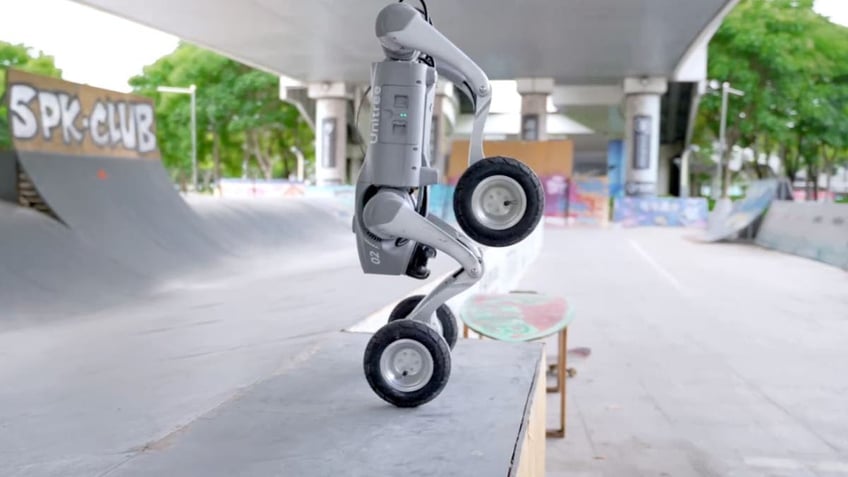 Remember that robot dog? It's back with a ‘wheely' cool upgrade