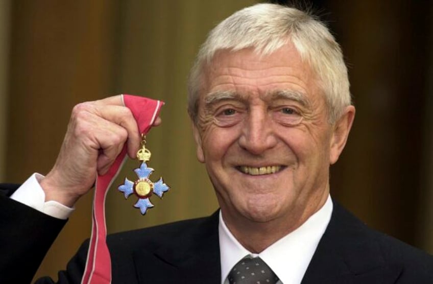 renowned british talk show host michael parkinson dies at age 88