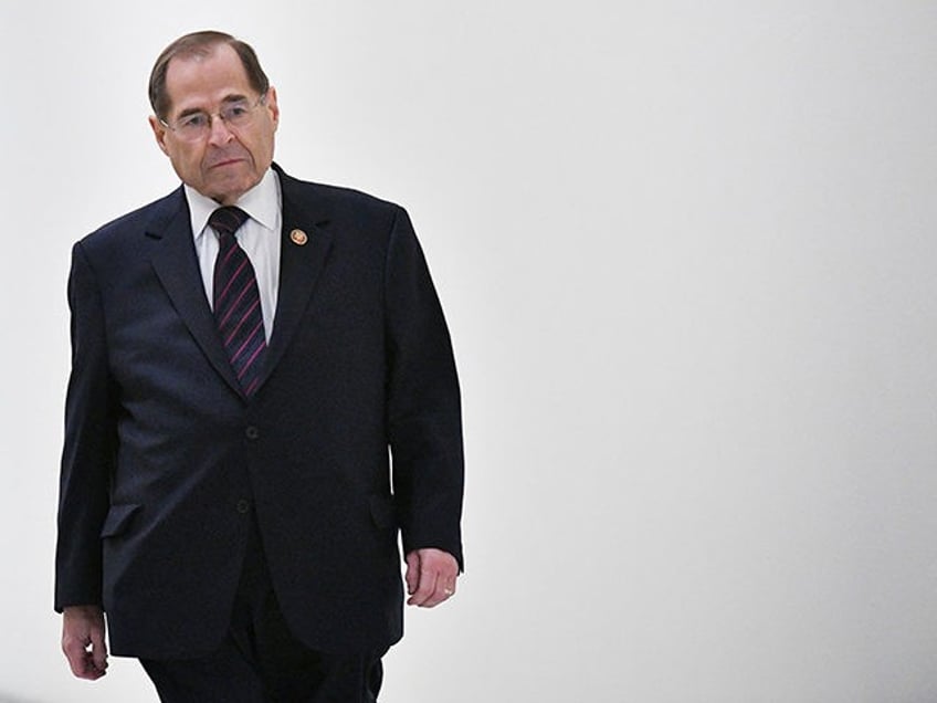 US House Judiciary Committee Chairman Jerry Nadler (D-NY) walks to his office at the US Capitol in Washington, DC on March 25, 2019. - The Mueller report summary released by US Attorney General William Barr on Sunday cleared US President Donald Trump of allegations that his Republican campaign worked with …