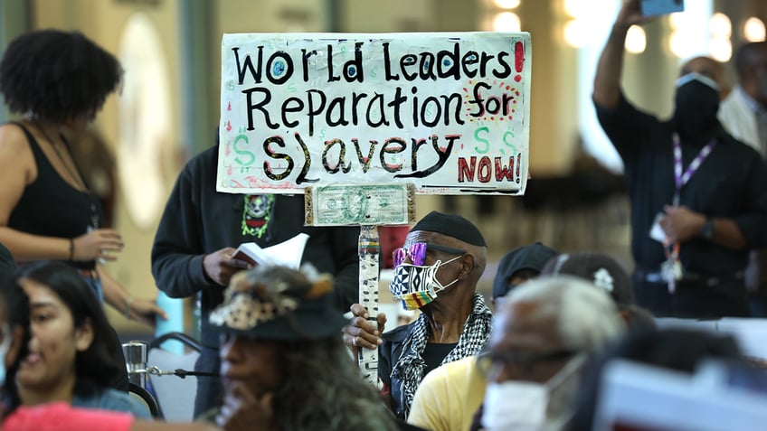 reparations are favored by 70 of white respondents in illinois survey