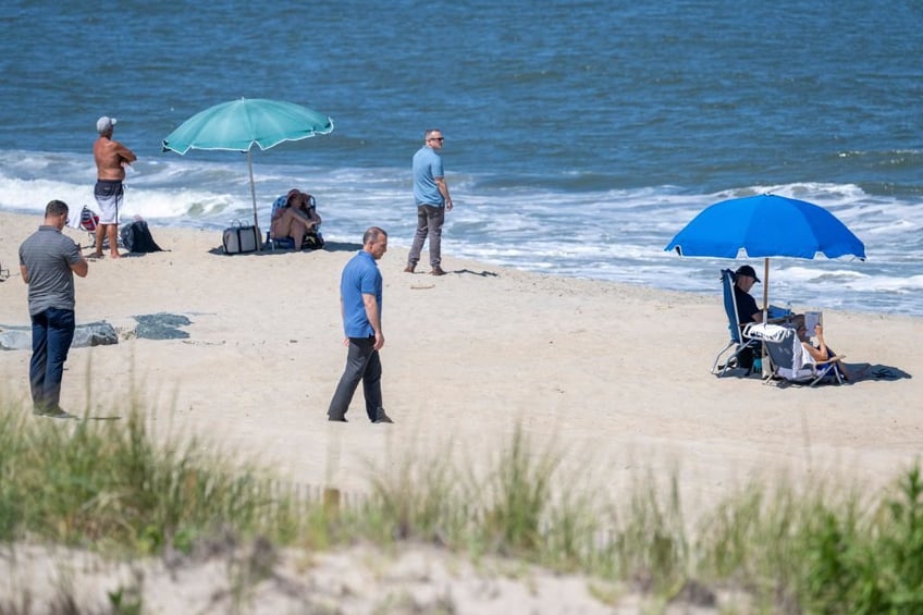 report biden on the beach again adding to 360 days 39 of his presidency already spent on vacation