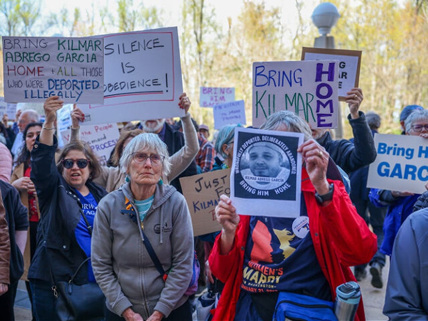 GREENBELT, MARYLAND - APRIL 15: Protesters show support for Jennifer Vasquez Sura, the wif