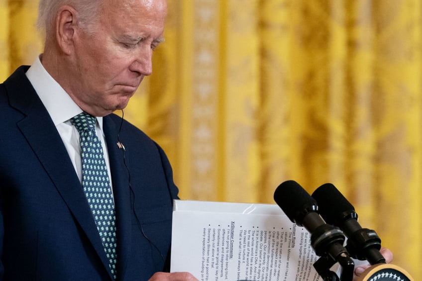 report bidens reliance on cheat sheets at fundraisers concerns donors