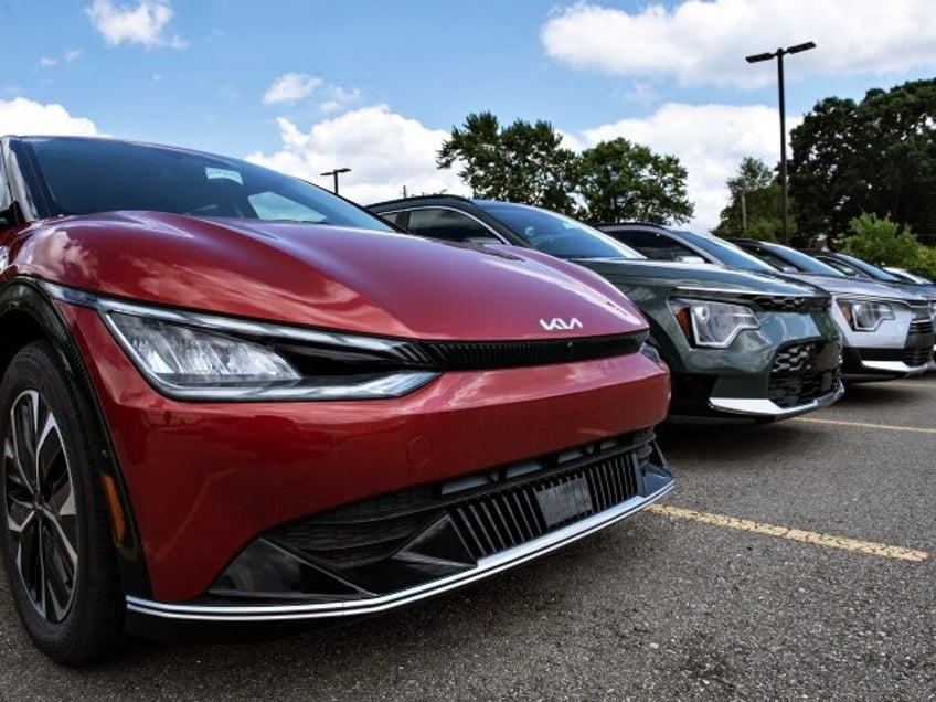 Electric vehicles (EV) for sale at the Lafontaine Kia dealership in Detroit, Michigan, US, on Thursday, July 13, 2023. Electric vehicle sales growth, while still brisk, has begun to slow in the US as inventory of battery-powered models piles up on dealer lots. Photographer: Matthew Hatcher/Bloomberg