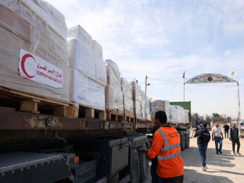 report israel stops humanitarian truck smuggling equipment for hamas