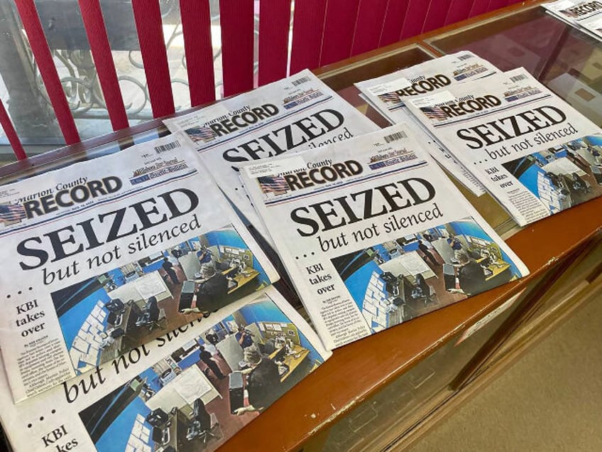 report kansas newspaper flooded with subscriptions after police raid