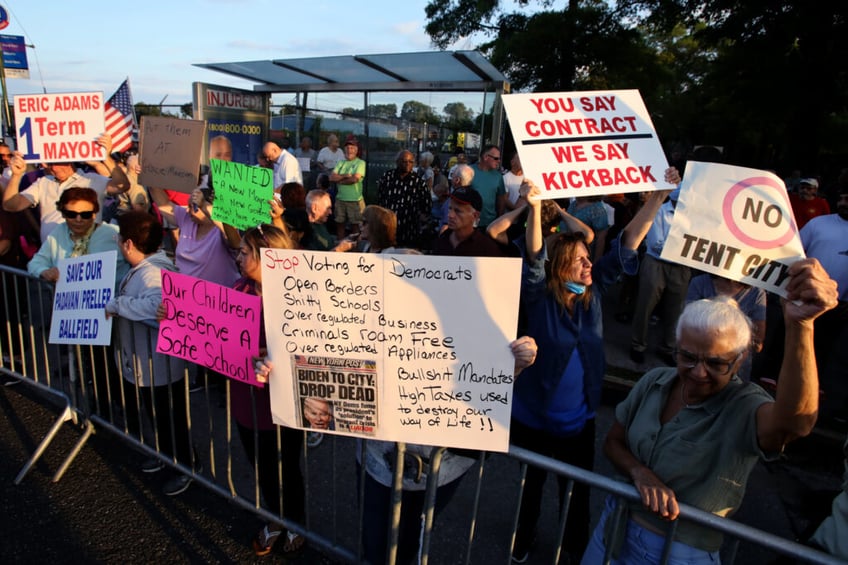 report nyc considers housing migrants in old jail where jeffrey epstein died