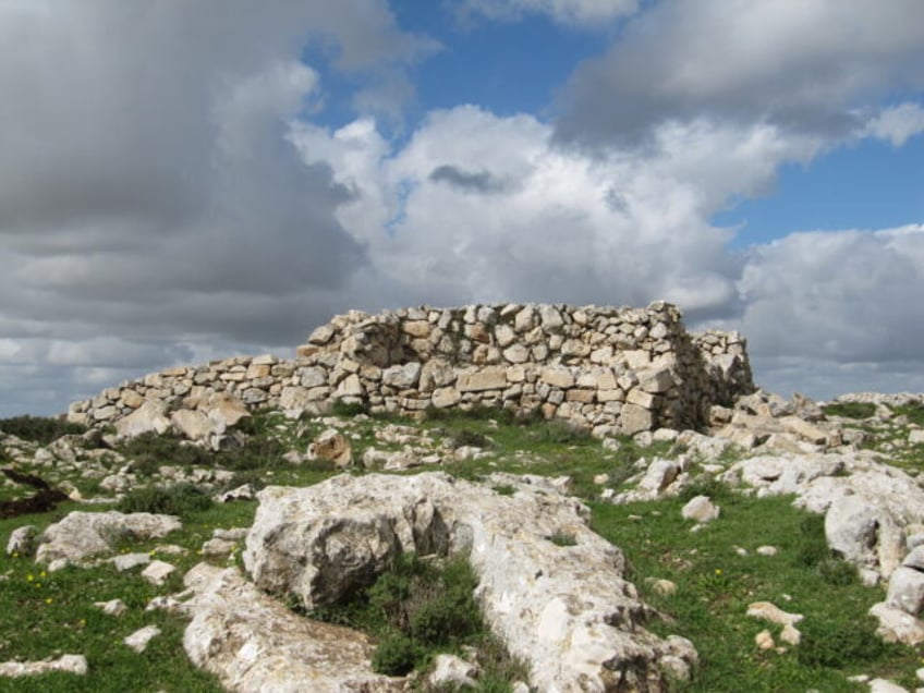 report palestinians attempt to raze build on jewish historic site