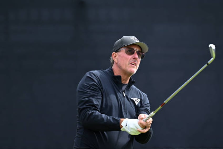 report phil mickelson wagered 1 billion suffered nearly 100 million in gambling losses