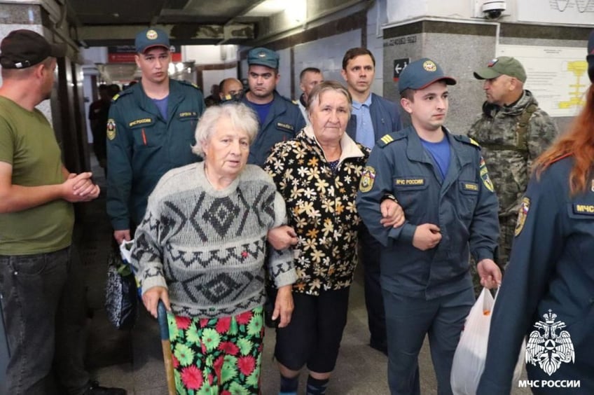 report russia evacuating 180000 people from border over ukraine invasion