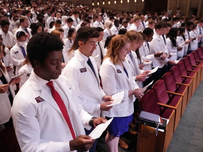 University of Minnesota White Coat Ceremony, August 2022, Star Tribune photo MINNEAPOLIS,