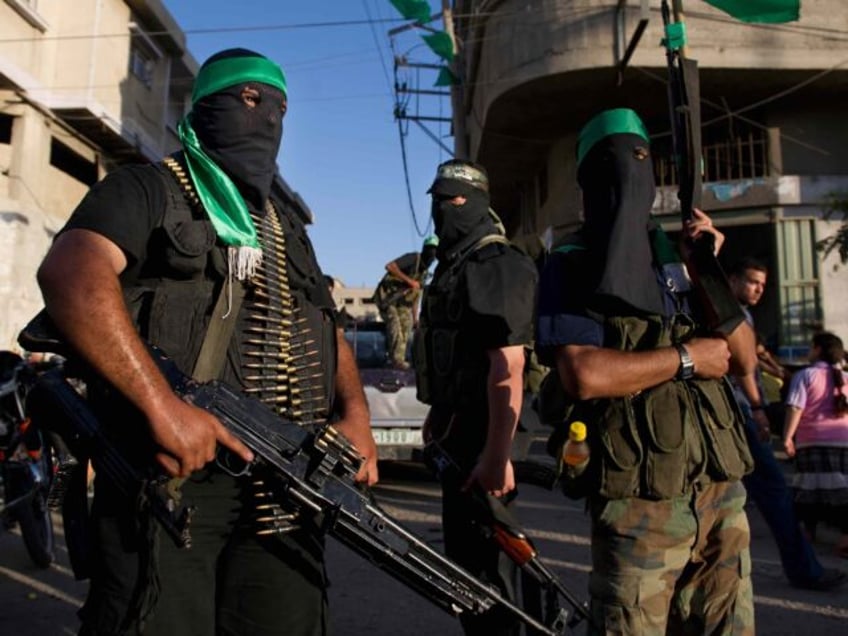 reports hamas kills palestinian civilians trying to flee wont let americans leave