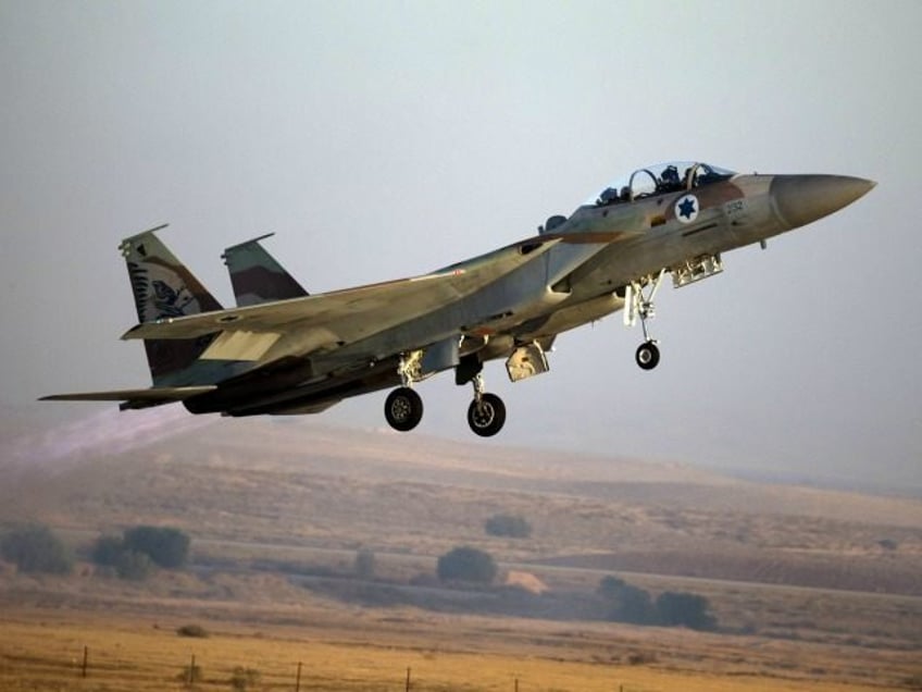reports israeli warplanes strike hezbollah targets in syria