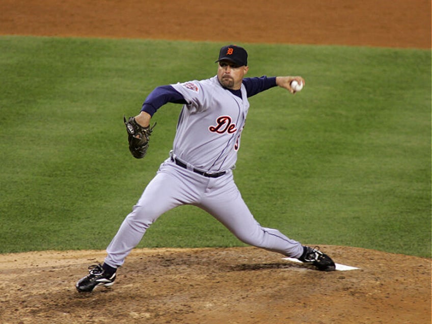 BRONX, NY - MAY 25: Pitcher Doug Creek #52 of the Detroit Tigers delivers a pitch against