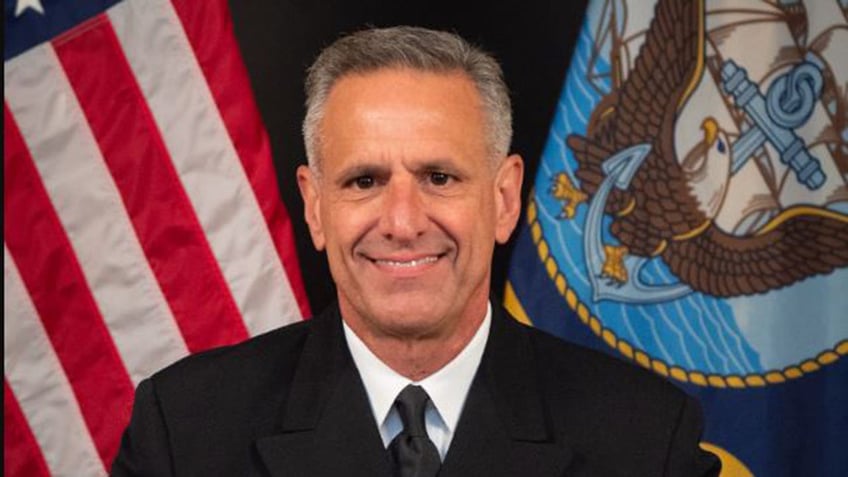 Robert Burke's official Navy photo