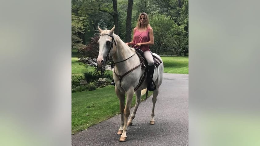 Alejandra Silva riding a horse