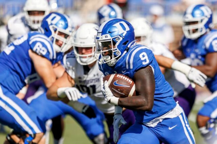 riley leonard runs for two touchdowns to lead no 21 duke over northwestern 38 14