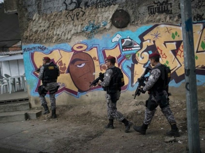 rio olympics brazilian soldier killed after gps leads him to favela