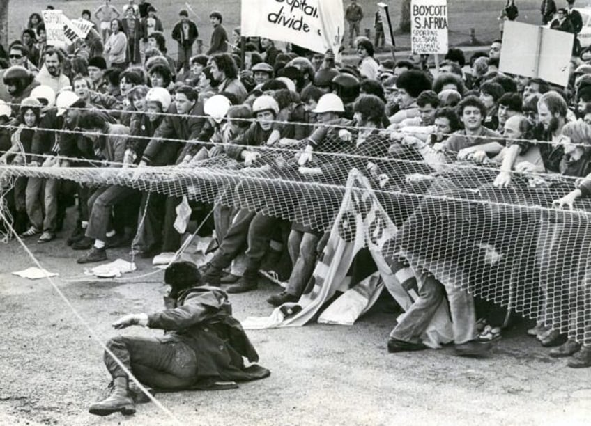 riots barbed wire safricas stormy 1981 rugby tour of new zealand