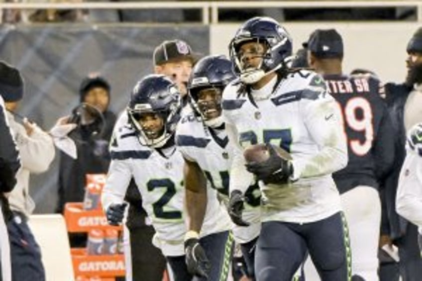 Riq Woolen interception helps Seahawks beat Bears, stay in playoff picture