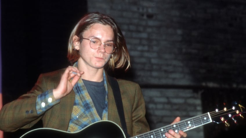 river phoenix remembered 30 years after 1993 death weve all felt his presence